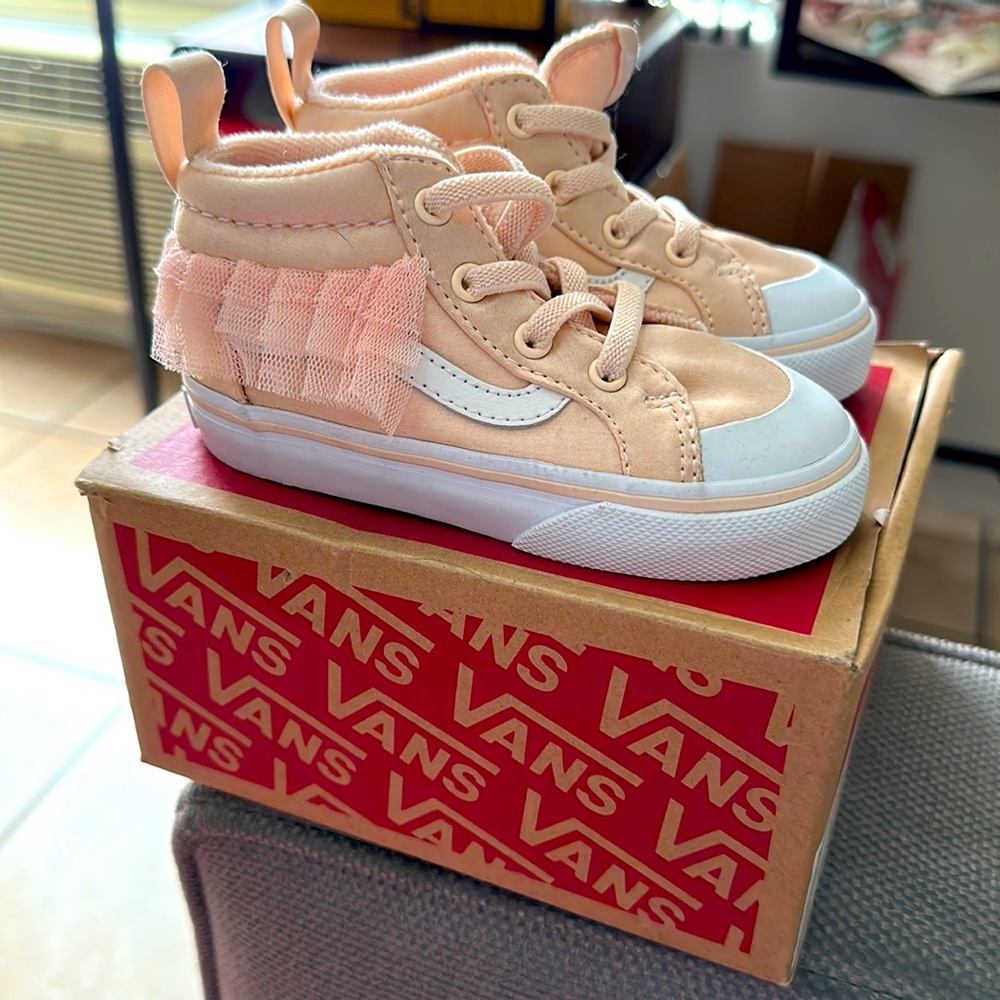 Vans racer mid